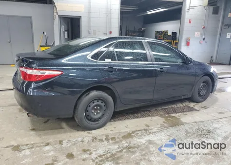 2015 Toyota Camry Le z USA, uszkodzony, nr VIN 4T1BF1FK9FU002655